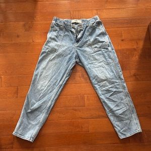 Hollister medium wash vintage style mom jeans